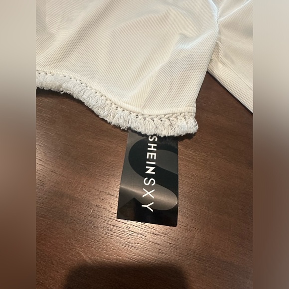 Fringe Trim Cropped T-Shirt - Picture 7 of 7